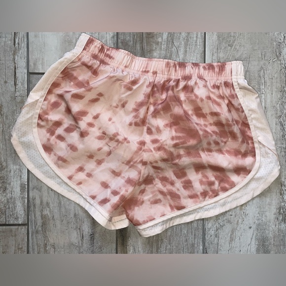 Nike Dri-FIT Tempo Women’s Shorts - Picture 2 of 6